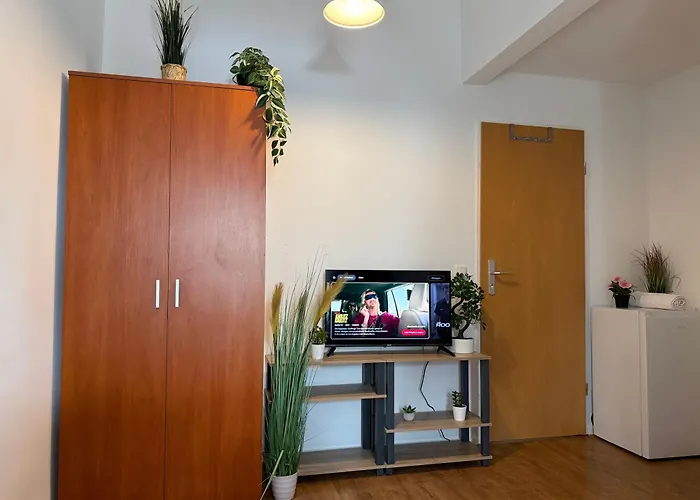 Moderne Einzelzimmer Mit Eigenem Bad & Gemeinschaftskueche Aparthotel 3*