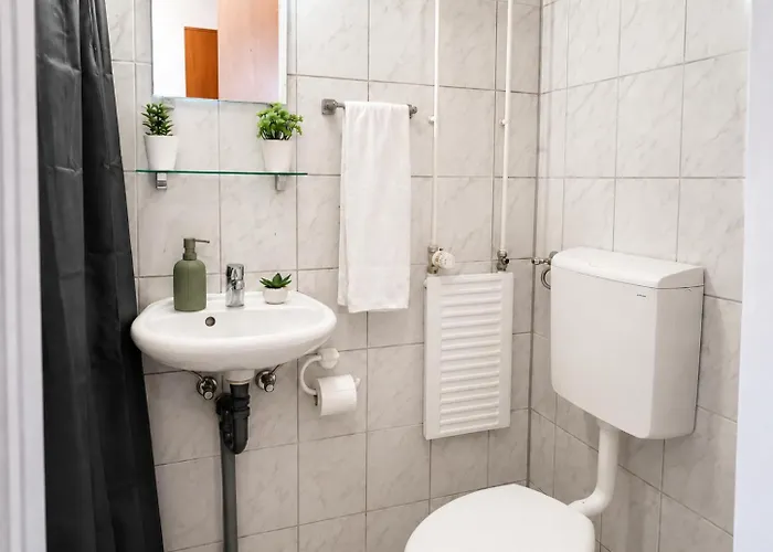 Aparthotel Moderne Einzelzimmer Mit Eigenem Bad & Gemeinschaftskueche Frankfurt am Main
