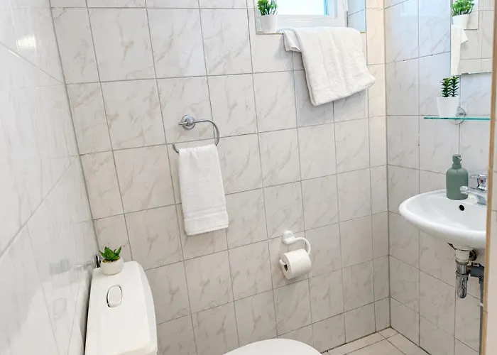 Moderne Einzelzimmer Mit Eigenem Bad & Gemeinschaftskueche Aparthotel 3*