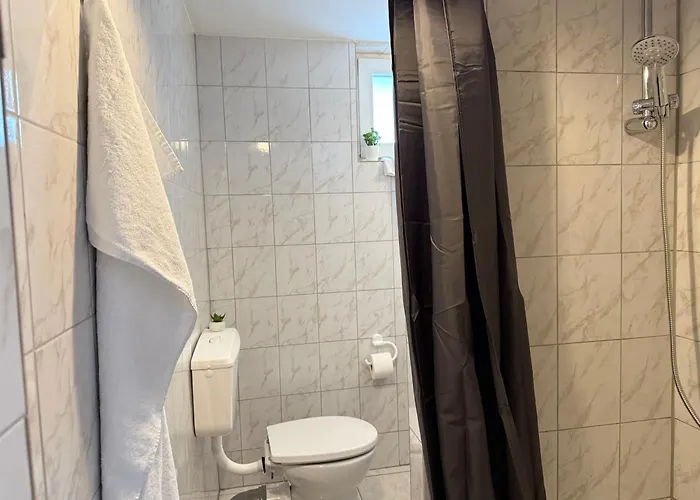 Aparthotel Moderne Einzelzimmer Mit Eigenem Bad & Gemeinschaftskueche Frankfurt am Main