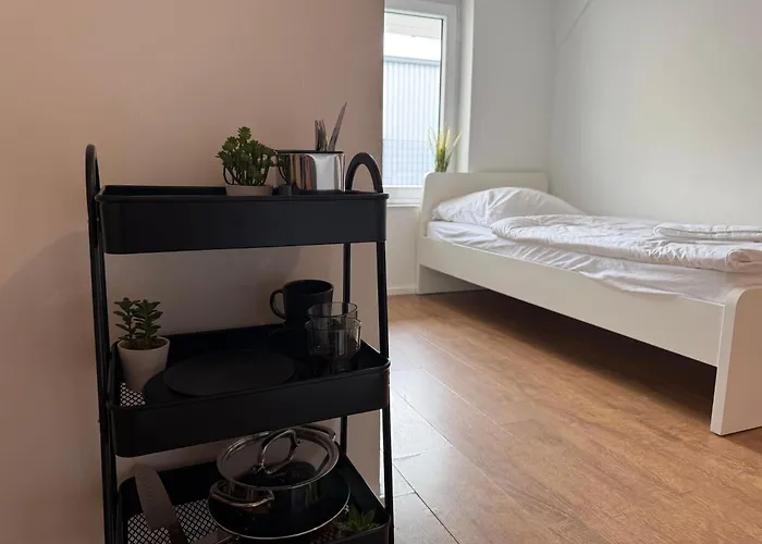 Aparthotel Moderne Einzelzimmer Mit Eigenem Bad & Gemeinschaftskueche 3*