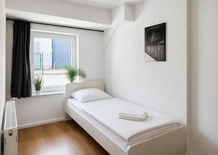 Moderne Einzelzimmer Mit Eigenem Bad & Gemeinschaftskueche Aparthotel