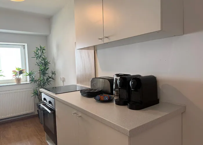 Moderne Einzelzimmer Mit Eigenem Bad & Gemeinschaftskueche 3*