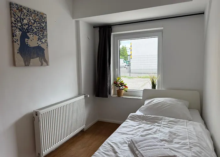 Moderne Einzelzimmer Mit Eigenem Bad & Gemeinschaftskueche 3* Frankfurt am Main